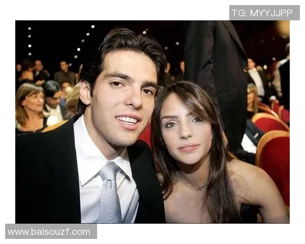 足球明星里专一的爱情故事揭示了他们在事业与感情之间的平衡与坚持 足球明星里专一的爱情故事揭示了他们在事业与感情之间的平衡与坚持