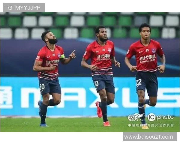 成都与重庆足球队赛后复盘分析双方状态与表现对比